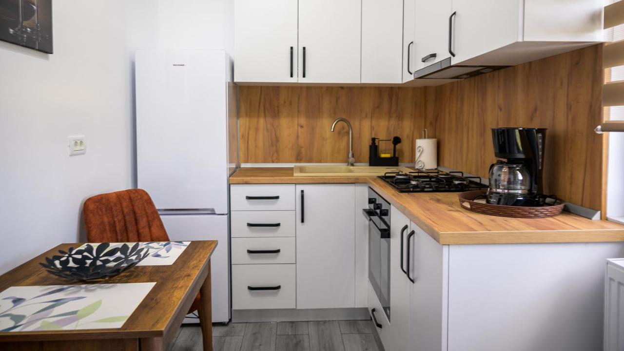 Apartamento Nina House Târgu Jiu Exterior foto