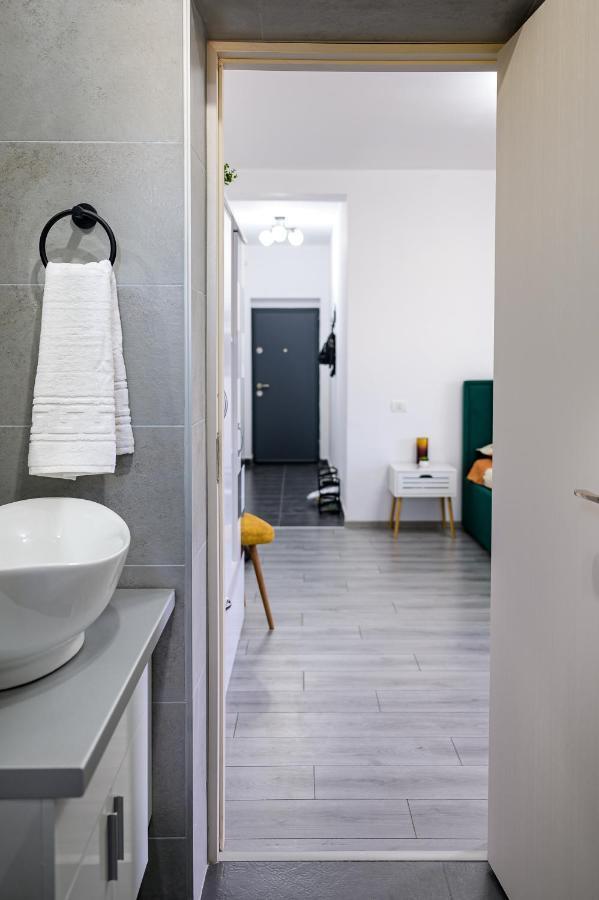 Apartamento Nina House Târgu Jiu Exterior foto