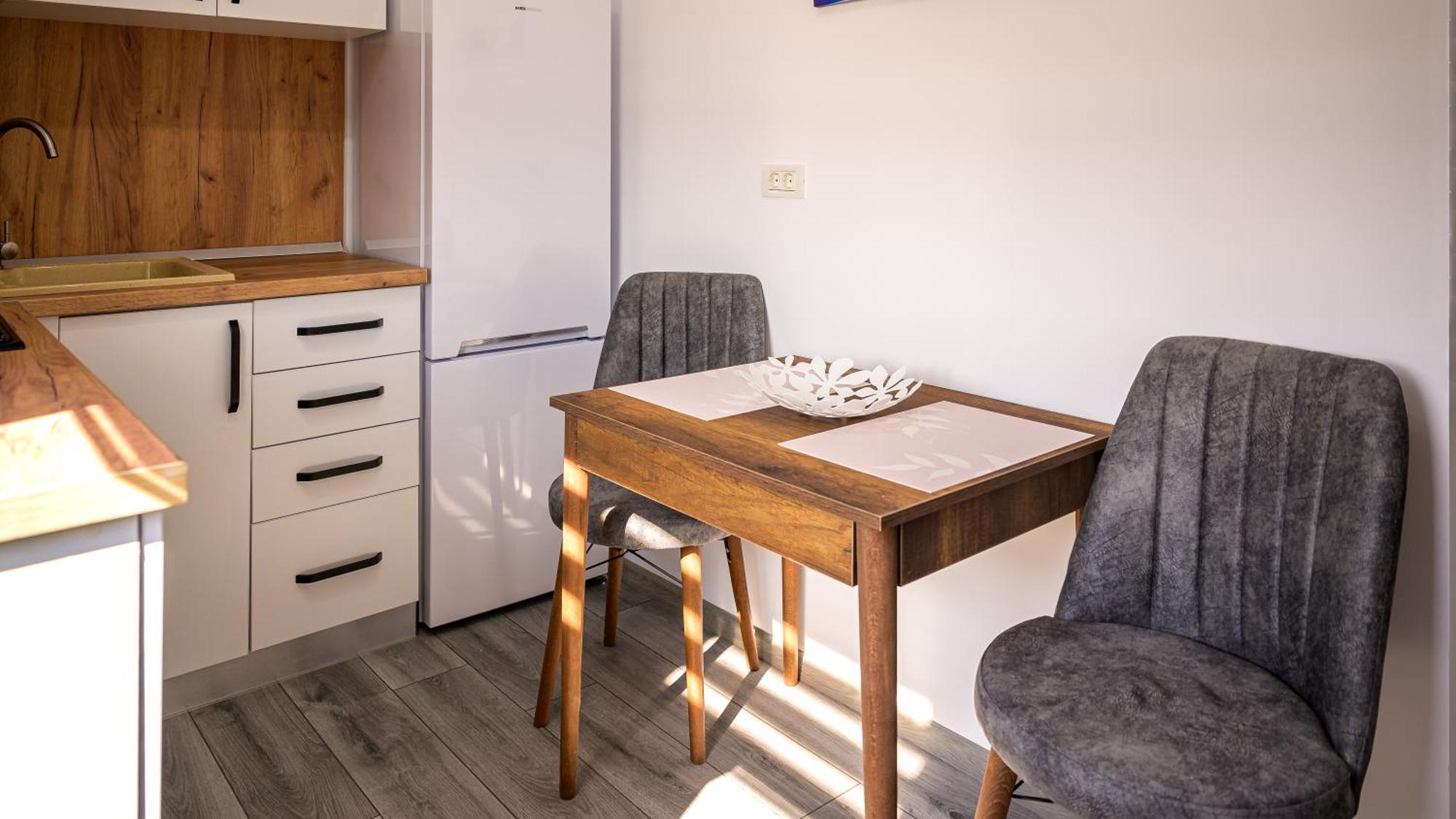 Apartamento Nina House Târgu Jiu Exterior foto